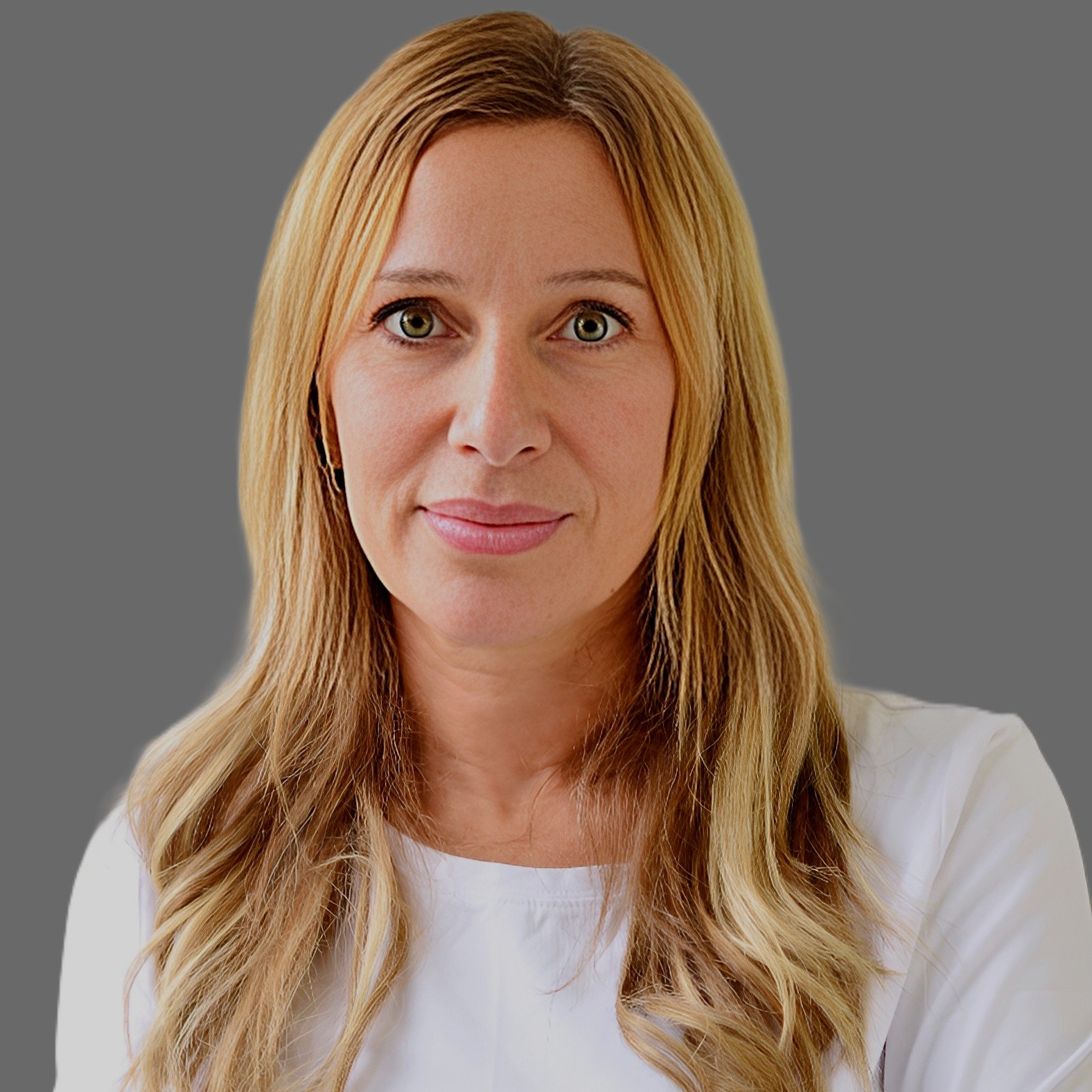 Steuerberatung-Contax.de-Dunja-Lau-Stankovic-Geschäftsführung-grau